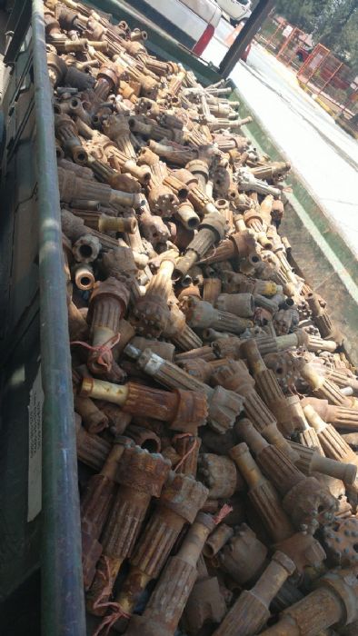 Compramos Broca de barrenación de desecho con insertos de carburo de tungsteno